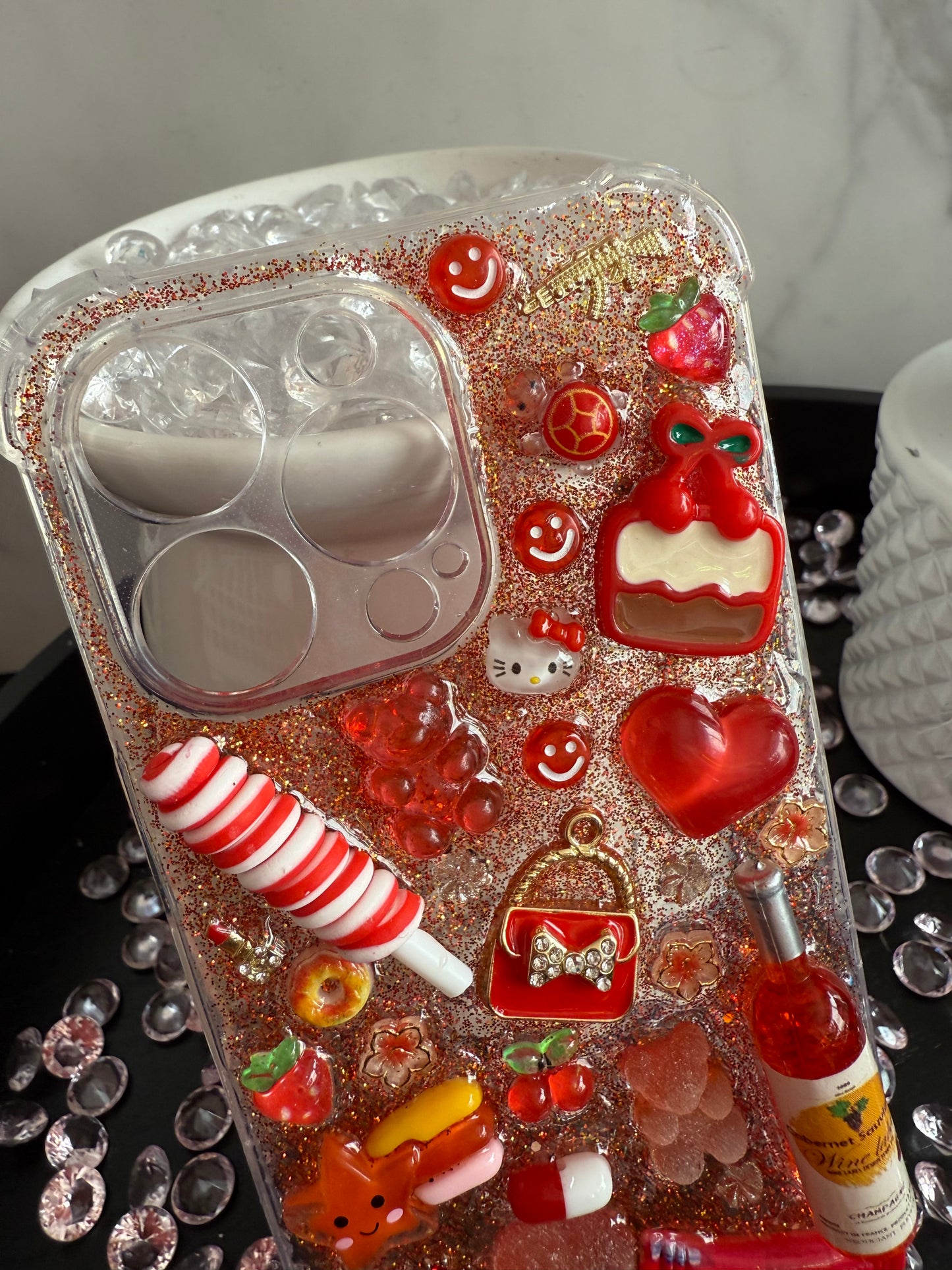 iPhone 13 Pro - Red Sweet Cake