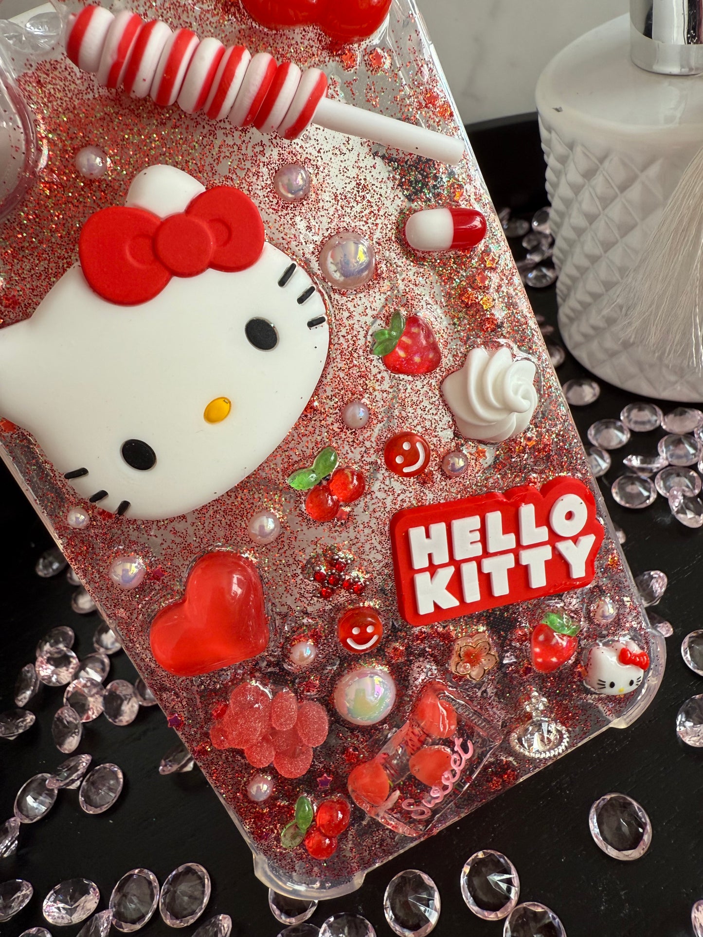 iPhone 16 Plus - Red Candy Mania